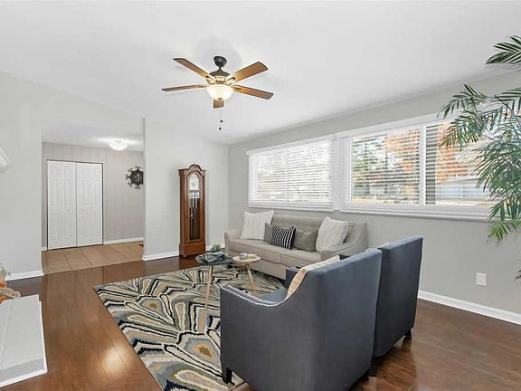 4th image of 752 Pebbleshire Ln