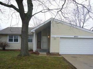 6913 Sun Drop Ave, Woodridge, IL 60517