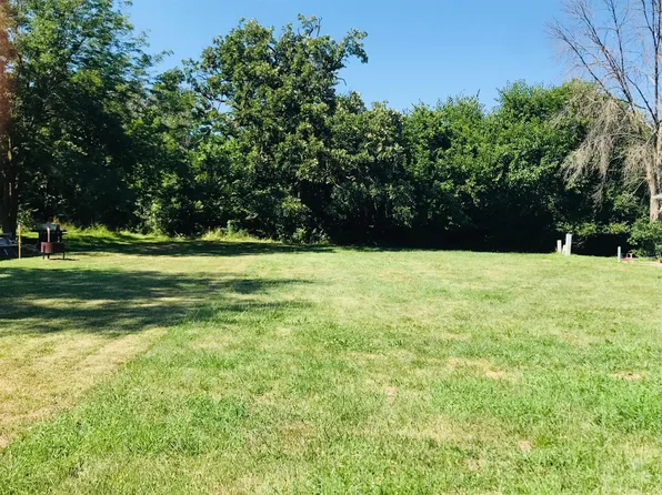 811 W Tyler Ave, Fairfield, IA 52556
