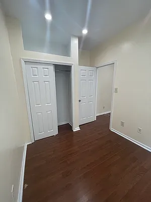 Rented by NYC LUXURY APT RENTALS CO LLC | media 18