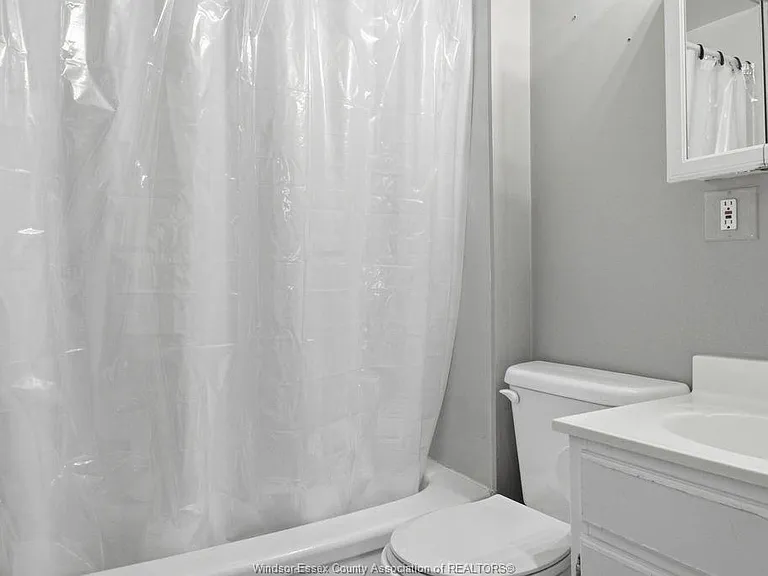 1338 Bernard Rd #UPPER — Photo 15