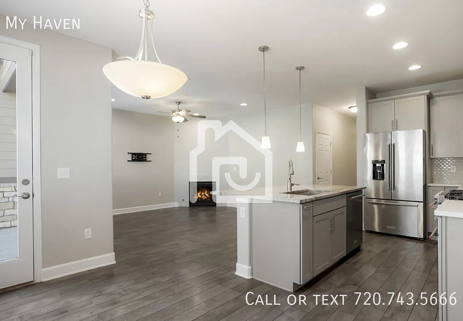 Low Maintenance Townhome in Cherry Creek School District — Photo 4
