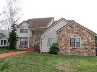 7512 Pocket Rd, Sacramento, CA 95831