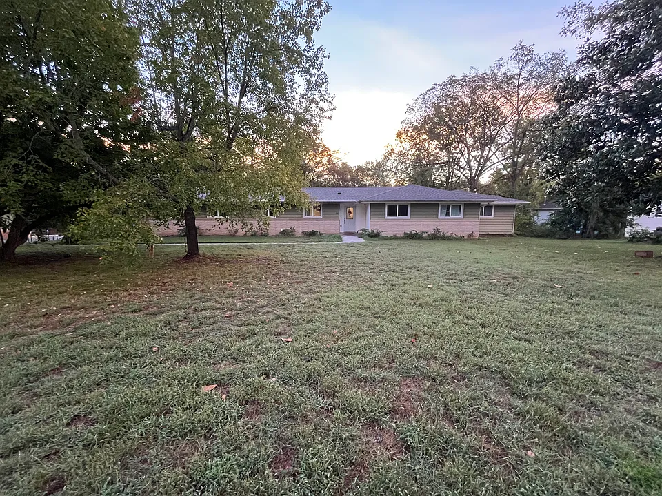 5870 Elm St