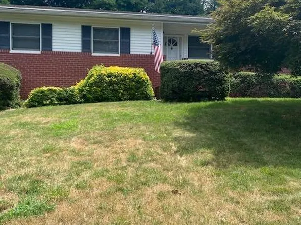 3036 Bordentown Ave, Parlin, NJ 08859