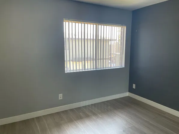 White Oak Pl Apts (Escondido), 2555-2545-2559 White Oak Pl #2555UNITB, Escondido, CA 92027