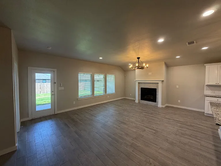 328 Ranger St — Photo 3