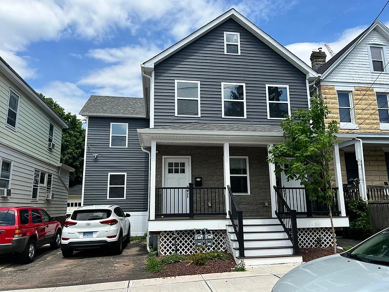 75 Plum St — Photo 3