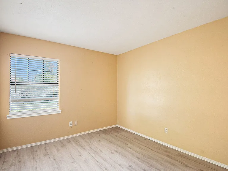 6600 Brookhaven Ct — Photo 13