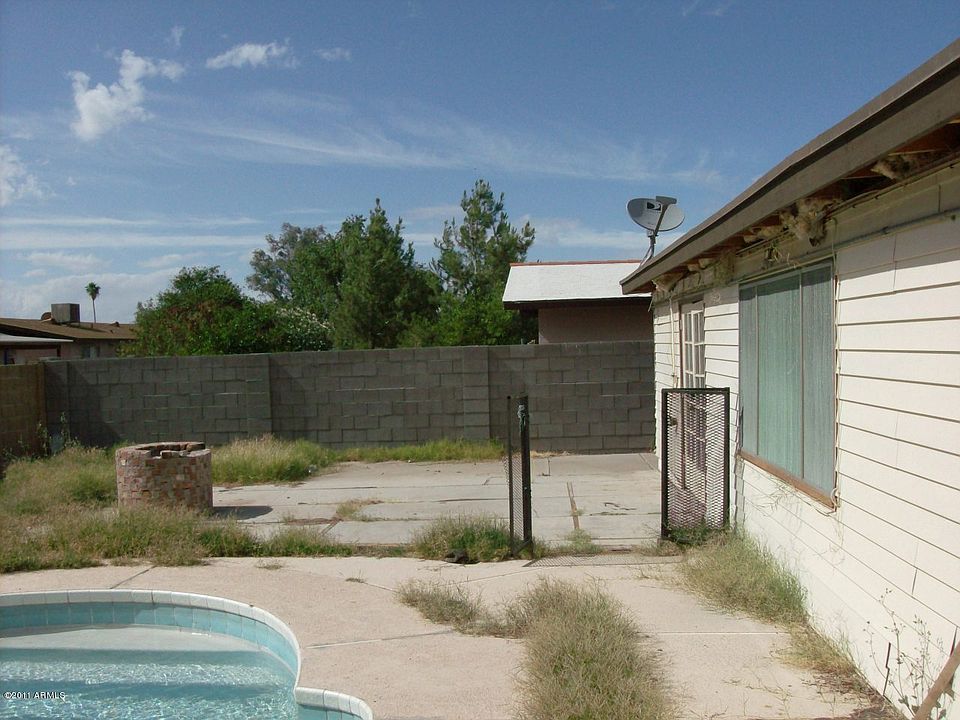 2nd image of 744 S SIERRA Street