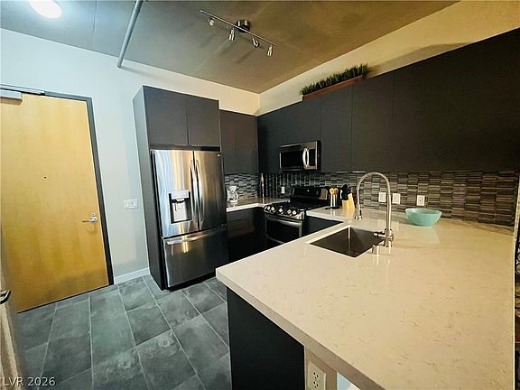 4th image of 353 Bonneville Ave Unit 606
