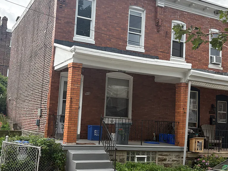 419 Kingsley St — Photo 1