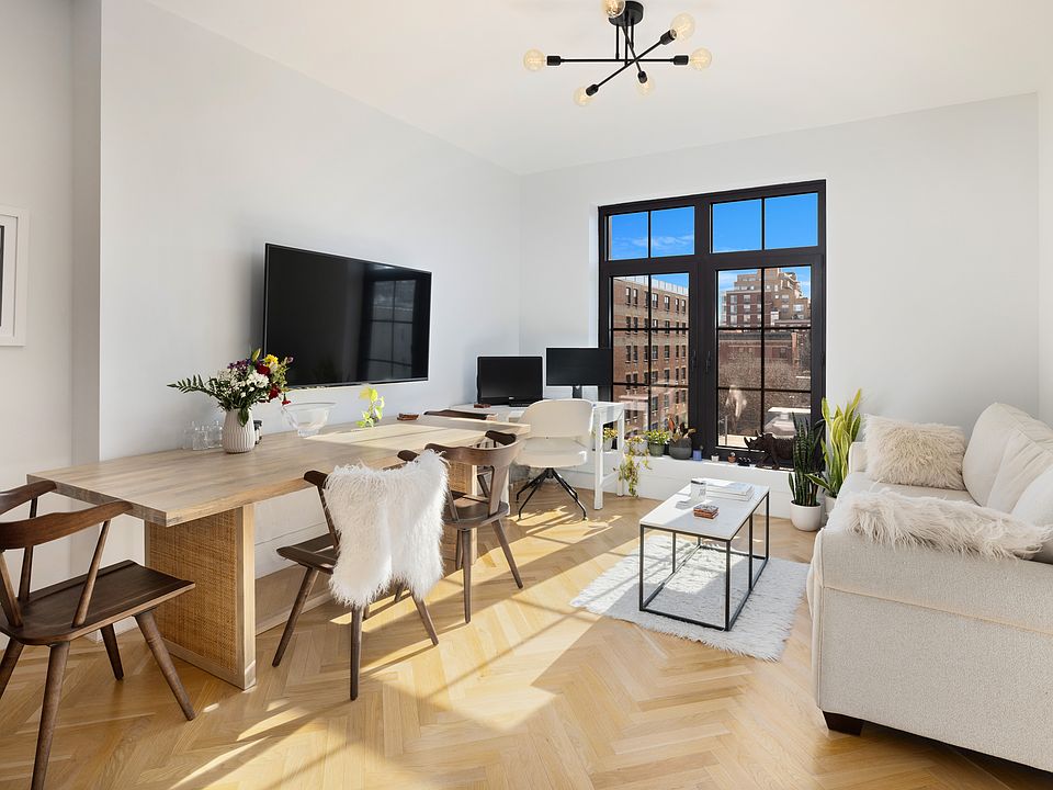 1st image of 300 W 122nd St #7T