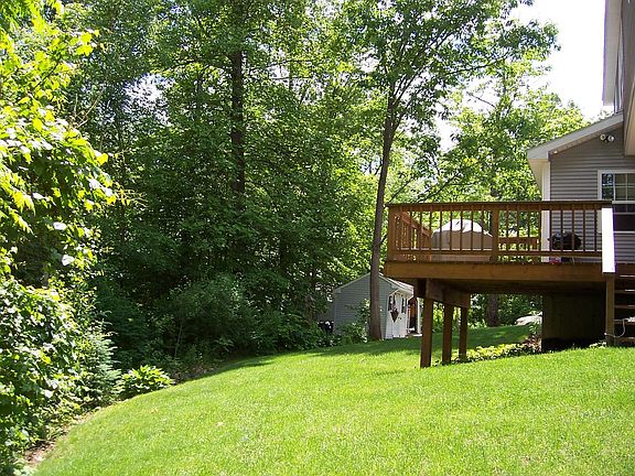 3rd image of 73 Sunny West Ln