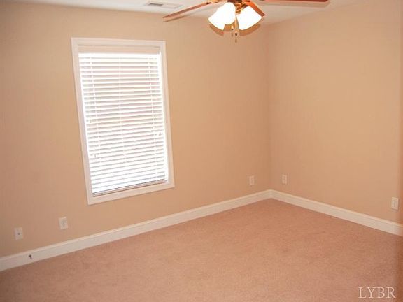 4th image of 205 Capital St Unit 205