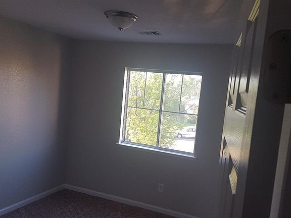 5th image of 1120 River Crest Ct