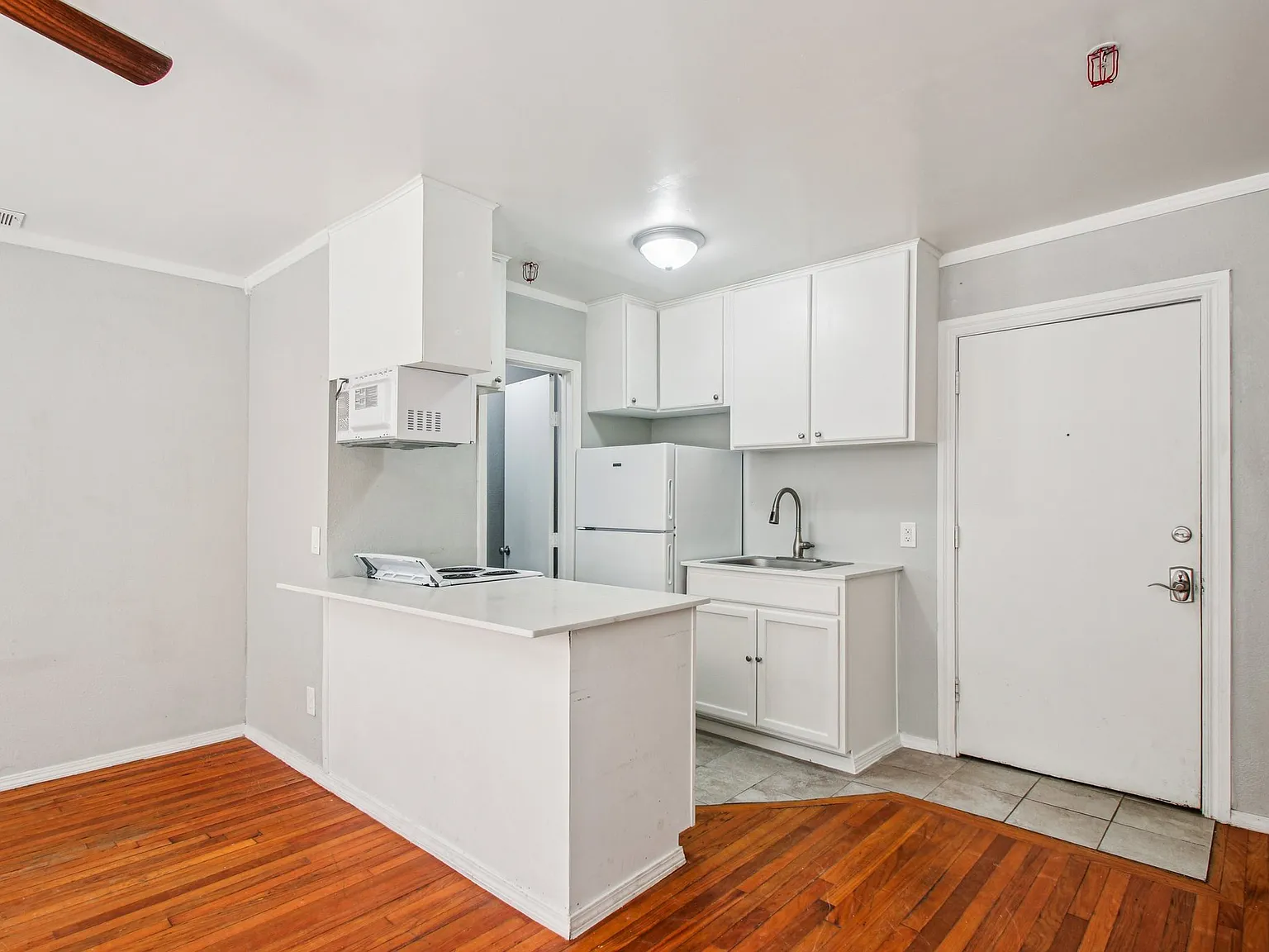 2 bed, 1.5 bath, 900 sqft, $1,065 — Photo 4