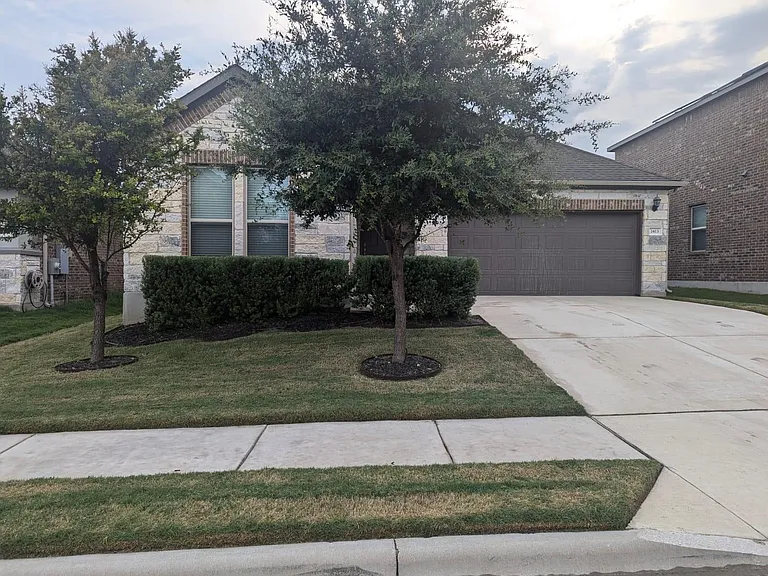 1413 Itzel Bnd — Photo 2