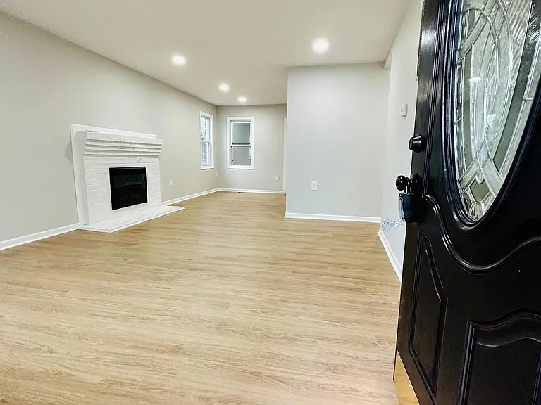 5906 Leewood Ave — Photo 3