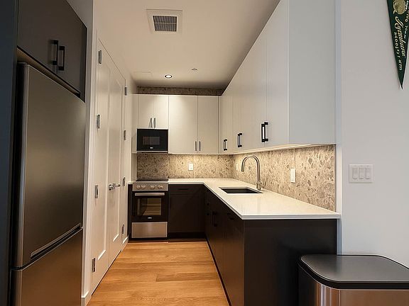3rd image of 687 1/2 5th Ave #3B