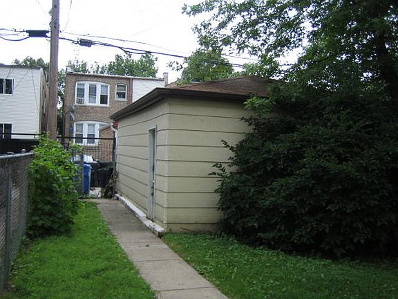 4th image of 5747 N Talman Ave