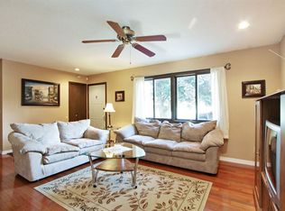 588 Silver Lake Rd NW, New Brighton, MN 55112