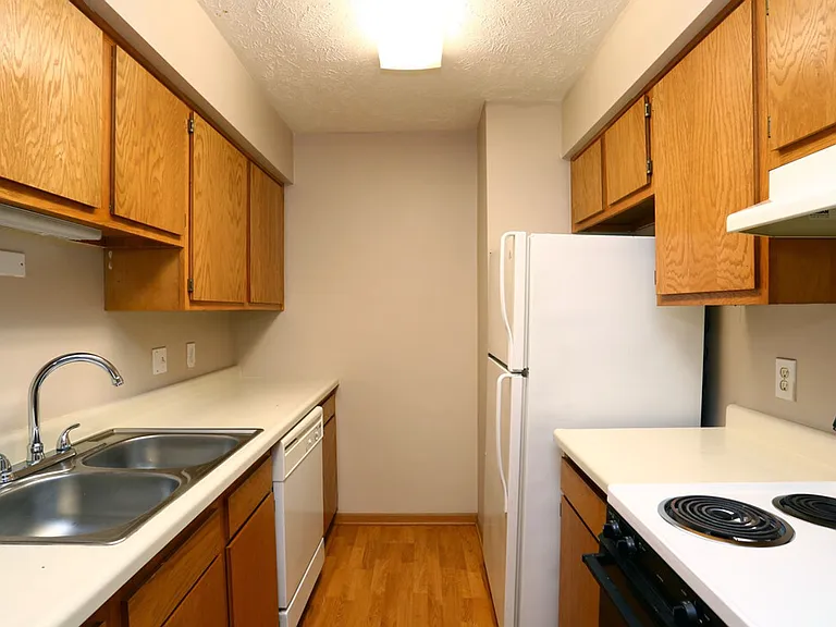 Hidden Bluffs Apartments — Photo 2