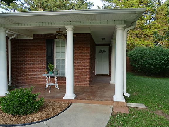 Ceiling fan on front porch