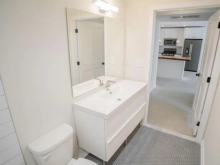 1331 N Randolph St #9 — Photo 9