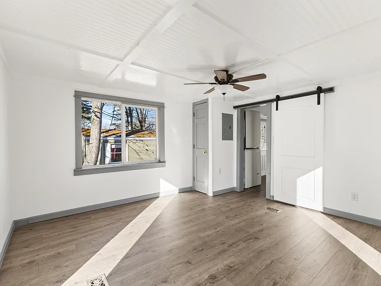 9 Sylvan Ter — Photo 4