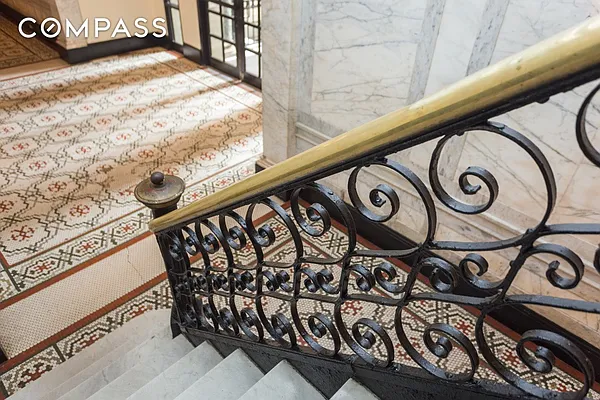 Rented by Compass | media 30