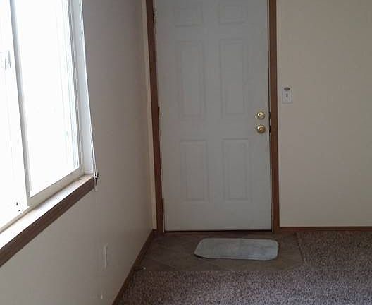 4th image of 910 E Campbell St
