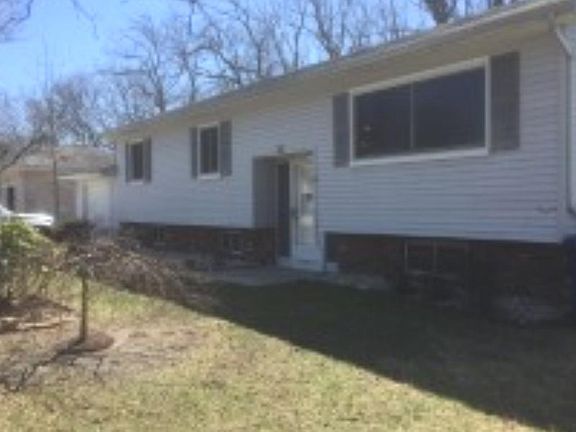 3rd image of 22 Jackson Ave