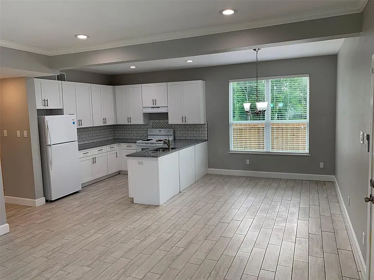 4221 Alvin St #A — Photo 3