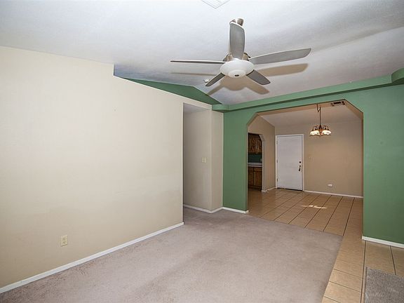 5th image of 570 E Joshua St