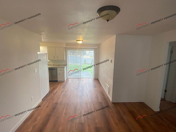 2nd image of 1512 Judd St NE APT 1