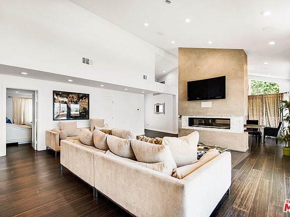 3rd image of 4588 Don Milagro Dr
