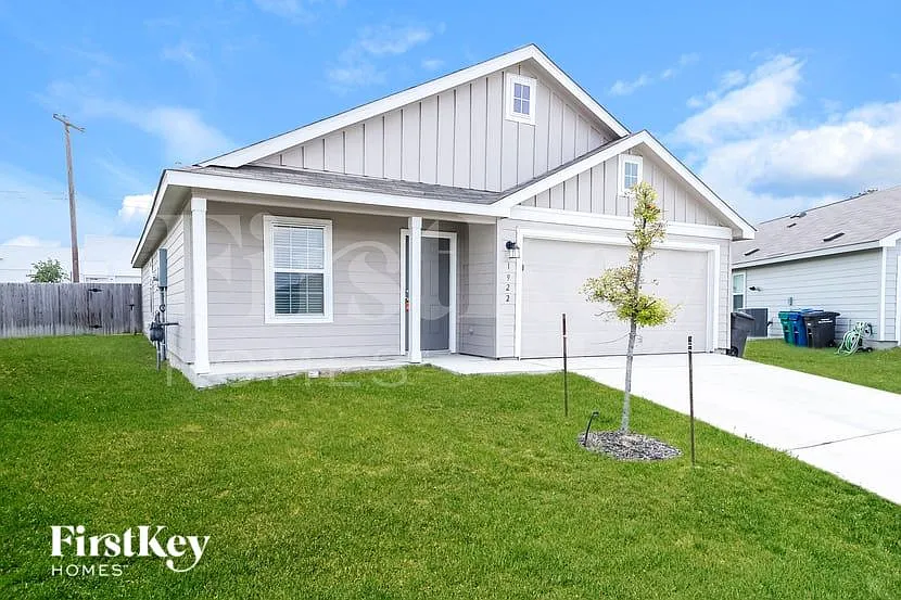 3 bed, 2.0 bath, 1474 sqft, $1,540 — Photo 2