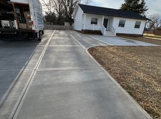 2635 Clifford Ray Rd, Haw River, NC 27258