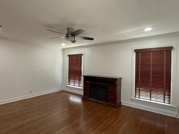 Living Room w/hardwood floors, decorative electric FP