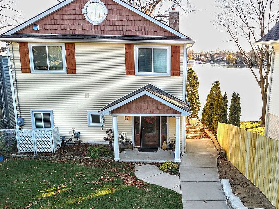 1st image of 523 Central Dr