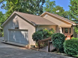 215 Riverlake Rd, Fair Play, SC 29643