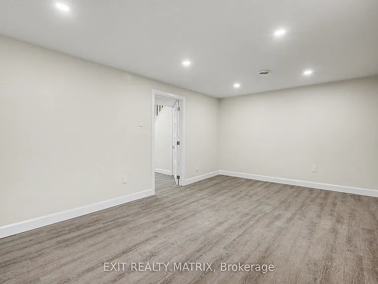 1468 Heatherington Rd #B — Photo 5