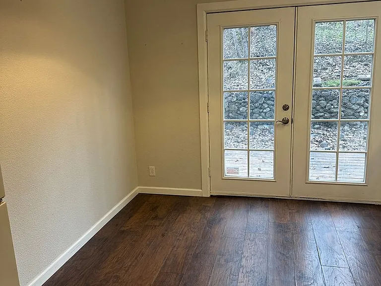 1295 Elegante Ln — Photo 7