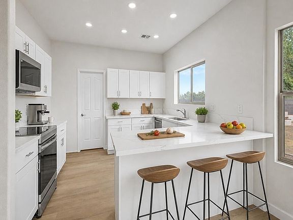 2nd image of 11446 E QUARRY Avenue