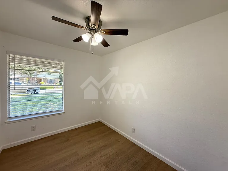 5014 Galahad Dr — Photo 8