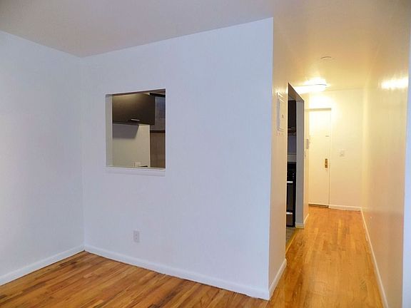 3rd image of 166 E 109th St APT 4A
