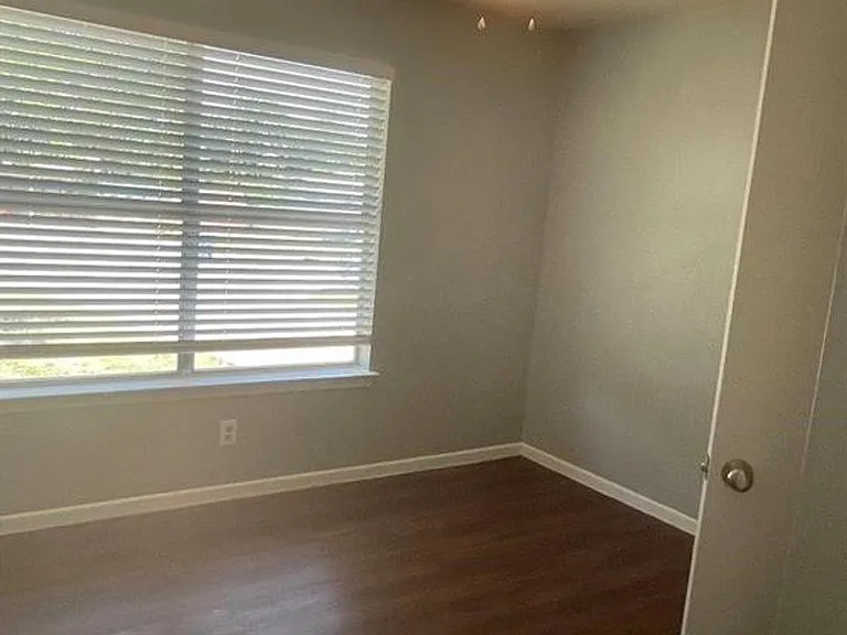 309 E Grady Dr — Photo 14