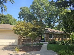 2802 Highcrest Rd, Rockford, IL 61107