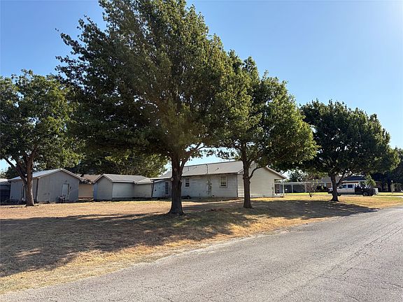 2nd image of 412 10th St